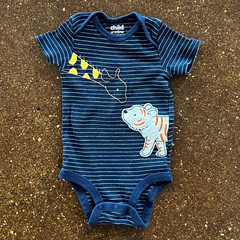 Cute 0-3 mo Carters baby bodysuit
